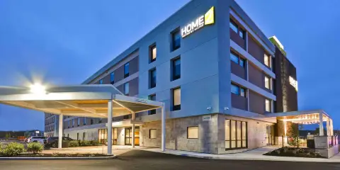 亞特蘭大諾克羅斯希爾頓惠庭酒店