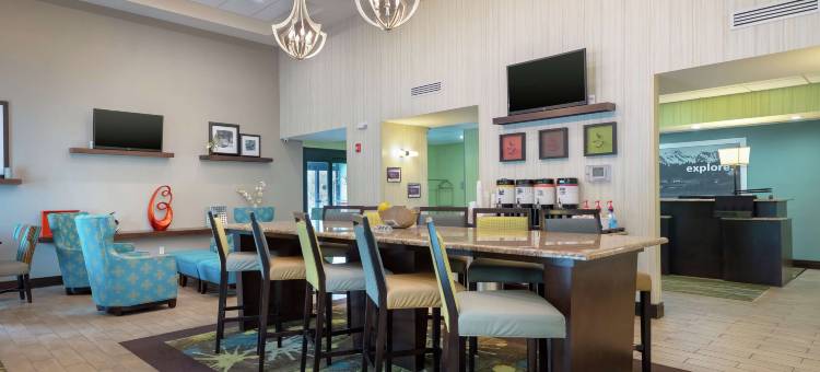 阿代尔斯维尔/卡尔霍恩区欢朋酒店(Hampton Inn & Suites Adairsville-Calhoun Area)图片