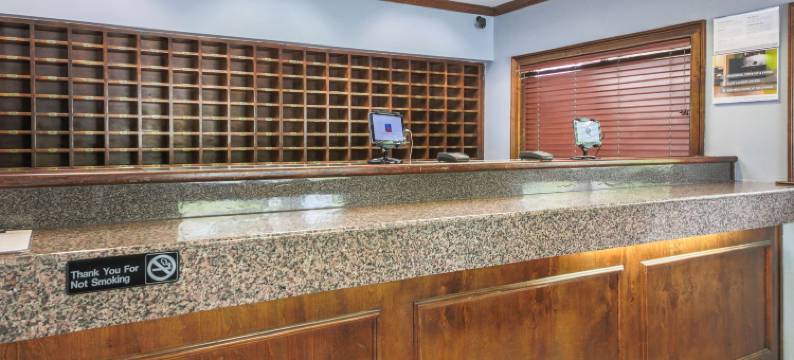 北卡罗莱纳格林斯伯勒 6 号开放式公寓酒店 - I-40(Studio 6 Extended Stay - Greensboro, NC - I-40)图片