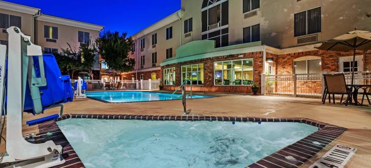 伊格尔帕斯智选假日酒店及套房(Holiday Inn Express & Suites Eagle Pass)图片