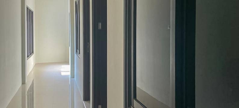 红门伊斯兰酒店靠近马迪温火车站2号(RedDoorz Syariah Near Stasiun Madiun 2)图片