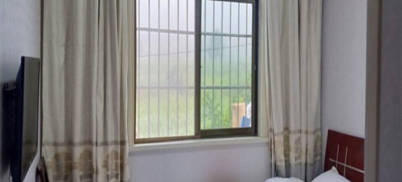 甘泉雨岔大峡谷王家大院客栈(雨甘路分店)图片