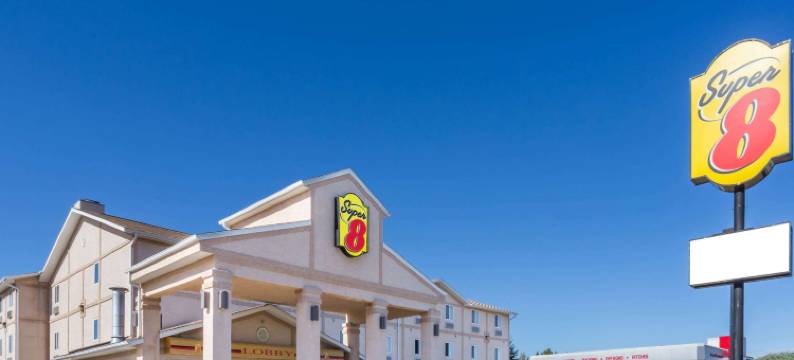 穆斯乔斯凯速8酒店(Super 8 by Wyndham Moose Jaw SK)图片