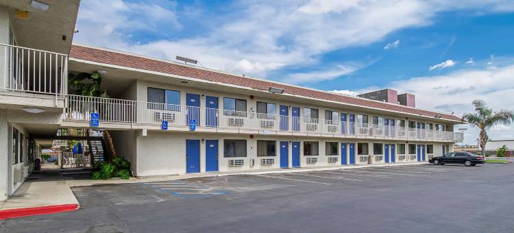 贝克斯菲尔德机场6号汽车旅馆(Motel 6 Bakersfield, CA - Airport)图片