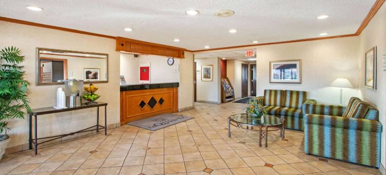 阿尔伯克基日报中心西北拉昆塔温德姆套房酒店(La Quinta Inn & Suites by Wyndham Albuquerque Journal Ctr NW)图片