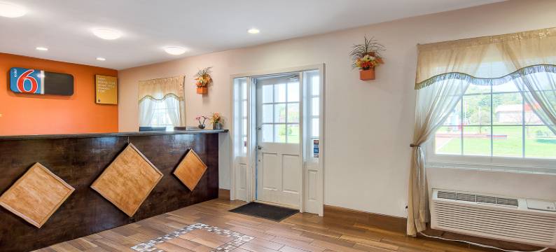 南哈里森6号汽车旅馆(Motel 6 Harrisonburg, VA - South)图片