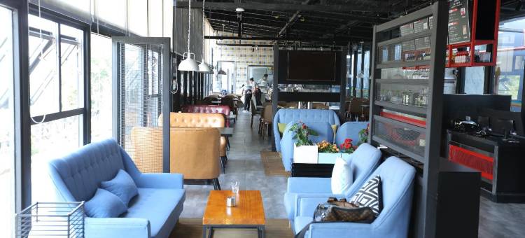 柏曼酒店(昆明长水机场中心店)图片