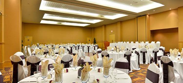 iHOTEL & 会议中心红鹿(IHotel and Conference Centre Red Deer Formerly Radisson)图片