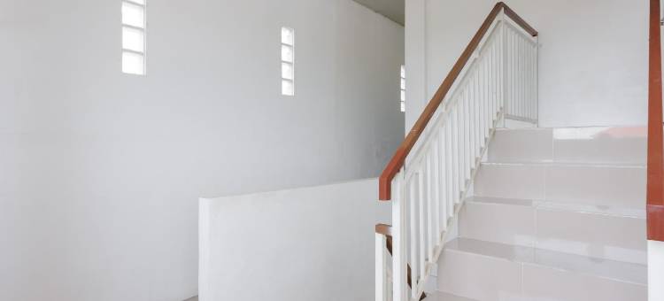 红门沙里亚酒店，靠近乌利勒港口，班达亚齐(RedDoorz Syariah Near Pelabuhan Ulee Lheue Banda Aceh)图片