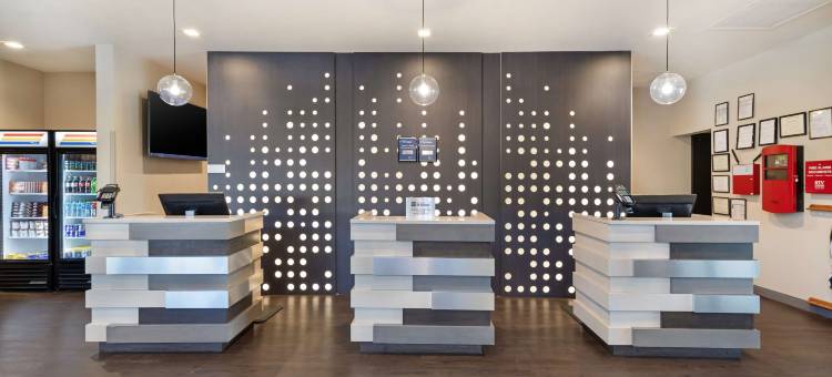 瓦瑞诺宾贝斯特韦斯特优质行政公寓(Best Western Plus Executive Residency Rigbys Water World Hotel)图片