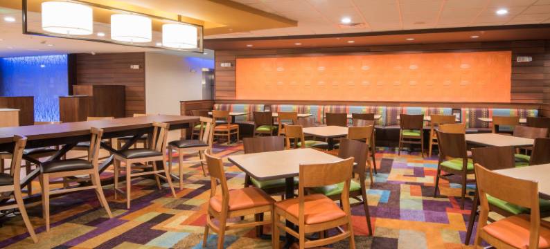 万枫酒店及套房韦恩堡西南(Fairfield Inn & Suites Fort Wayne Southwest)图片