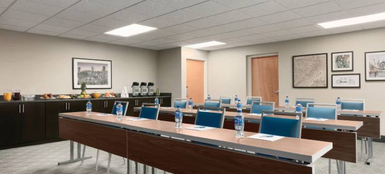 罗利竞技场福朋喜来登酒店(Four Points by Sheraton Raleigh Arena)图片