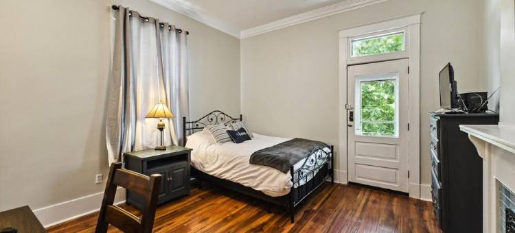 Uptown惊艳三卧室工作/度假民宿(Stunning Uptown 3 bedroom work/vacation home)图片