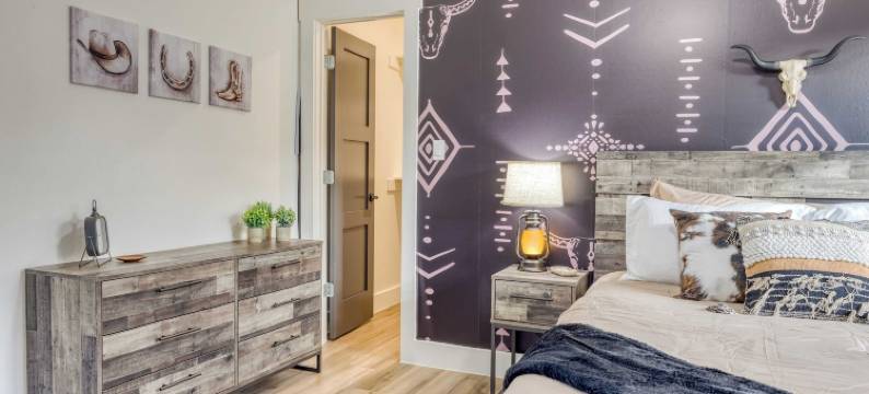 没问题酒店的泳池、热水浴缸、游戏房(Pool Hot Tub Game Room Fire Pit Luxe Private 4Bdr Maverick by AvantStay)图片