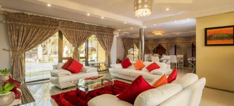 Room in Guest Room - Ezulwini Guest House - Queen Room with Balcony, Pool View & Jacuzzi in Balito图片