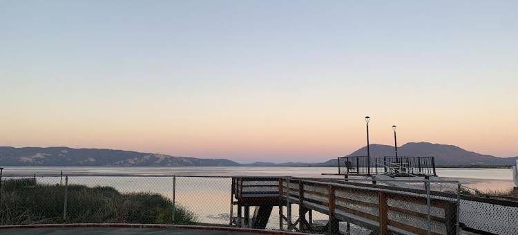 莱克波特丽晶酒店(Regency Inn Lakeport)图片