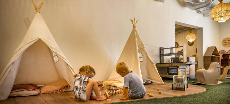 瓦拉玛阿米科尔度假村(Valamar Amicor Resort)图片