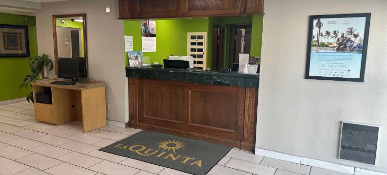 奥马哈西南拉昆塔温德姆酒店(La Quinta Inn by Wyndham Omaha Southwest)图片