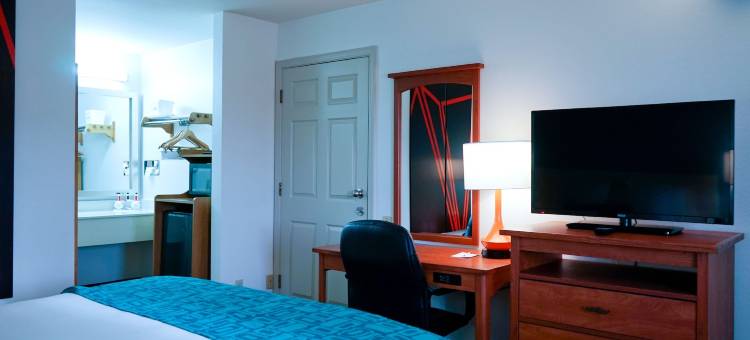 萨利纳斯豪生酒店(Howard Johnson by Wyndham Salinas)图片