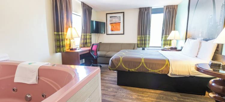 布兰森-安迪威廉姆斯剧院速8酒店(Super 8 by Wyndham Branson/Andy Williams Theatre)图片