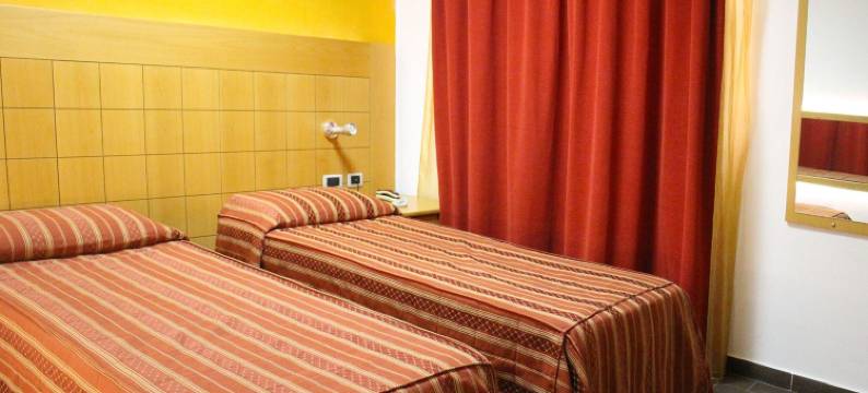 橘色汽车旅馆(Orange Motel)图片