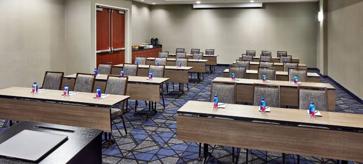 纳帕谷瓦列霍万怡酒店(Courtyard Vallejo Napa Valley)图片