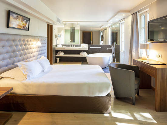 勒普雷磨坊 - 阿隆索宅邸 - 餐厅酒店