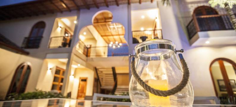 格兰纳达玛贝拉卡广场公寓酒店(Hotel Plaza Marbella Granada)图片