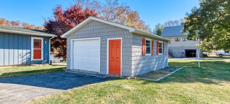 新河三卧室 - 钓鱼、皮划艇、热水浴缸、VT游戏周末(New River 3Br - Fishing, Hot Tub and VT Game Weekends)图片