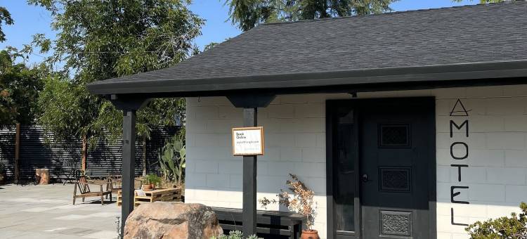 三角汽车旅馆(Triangle Motel)图片