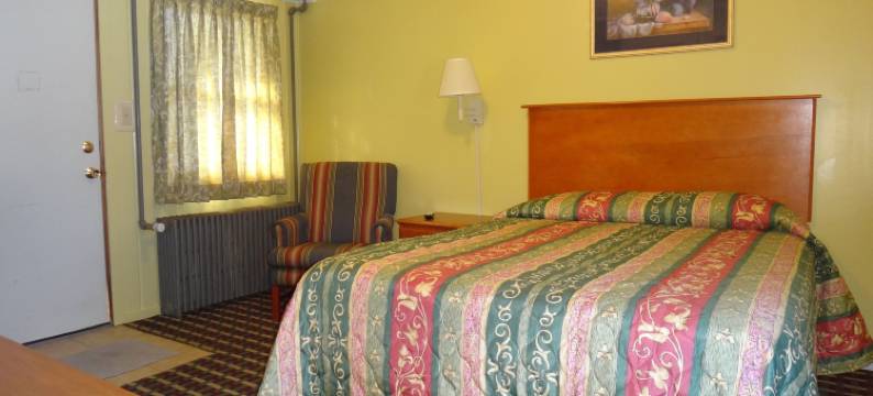 松岭汽车旅馆(Pine Ridge Motel)图片