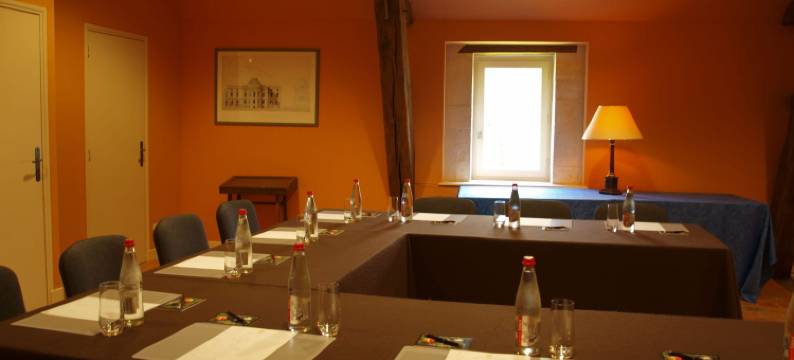 鲁尼跳马城堡酒店(Château de Vault de Lugny)图片