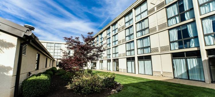 南普莱恩菲尔德-皮斯卡塔韦假日酒店(Holiday Inn South Plainfield-Piscataway)图片