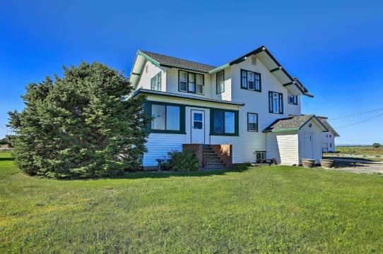 怀俄明农舍度假屋!距离大角峡谷10英里(Wyoming Farmhouse Retreat! 10 Mi to Bighorn Canyon)