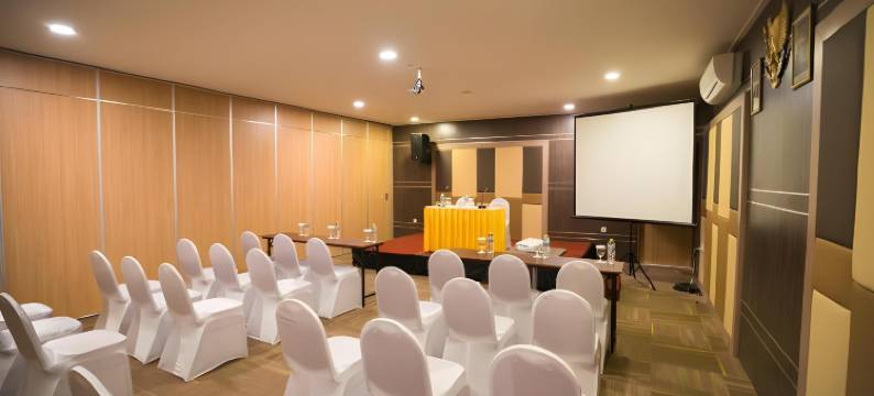 宗班绿红伊斯兰酒店(Green Red Hotel Syariah Jombang)图片