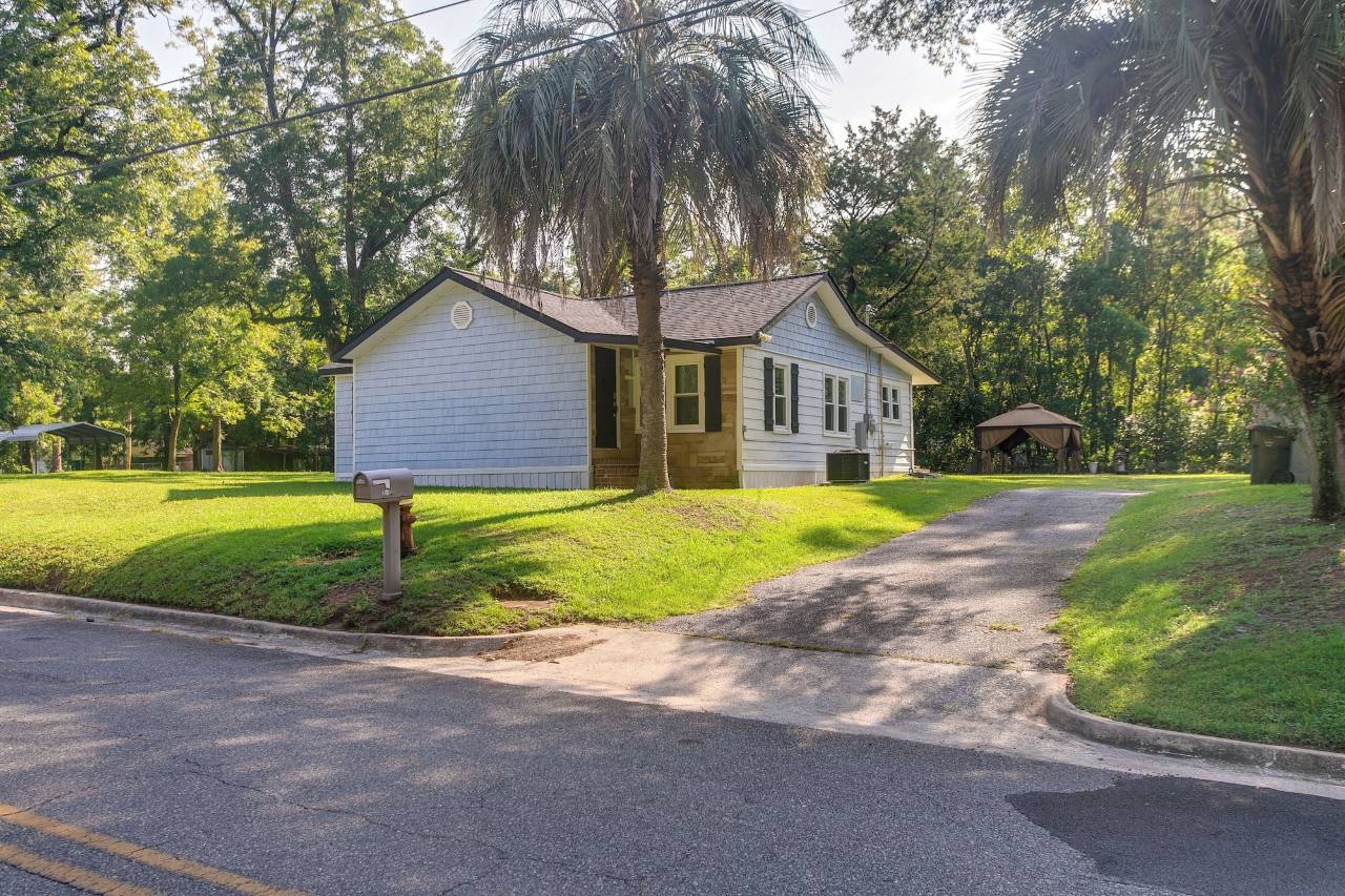 Waycross度假租赁,带私人后院!(Waycross Vacation Rental with Private Backyard!)