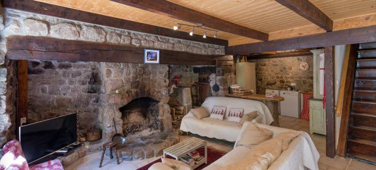 Secluded Stone Villa Retreat图片