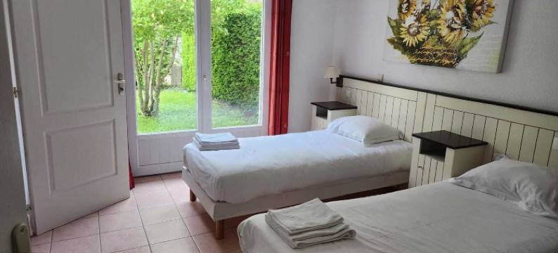 Villa in Les Forges with Golf & Pool Access图片