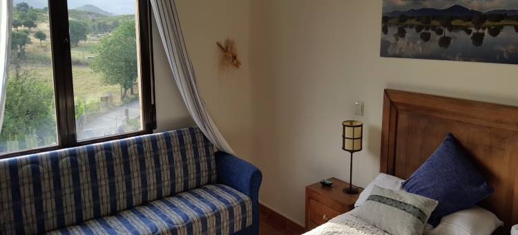 Cottage in Navas de Estena near Cabaneros Park图片