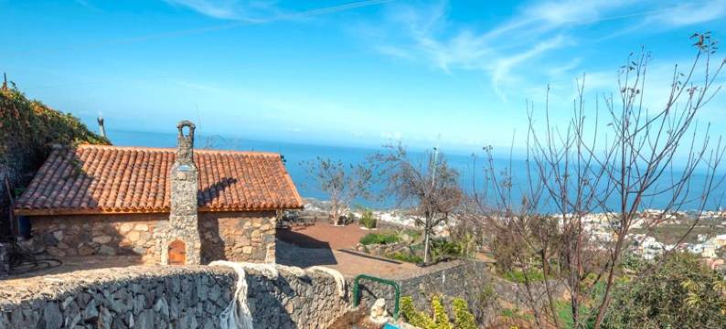 Holiday Home in Tenerife with Private Garden图片