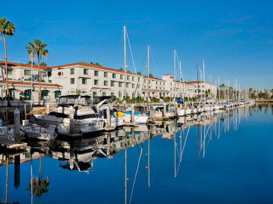 圣佩德罗洛杉矶港希尔顿逸林酒店