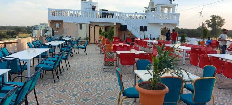 卡里什玛宫酒店巴德纳瓦尔(Hotel Karishma Palace Badnawar)图片