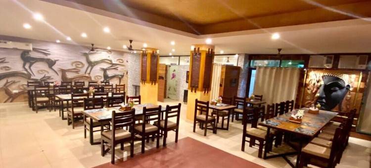 拉吉汉斯丽晶酒店(Hotel Rajhans Regency)图片