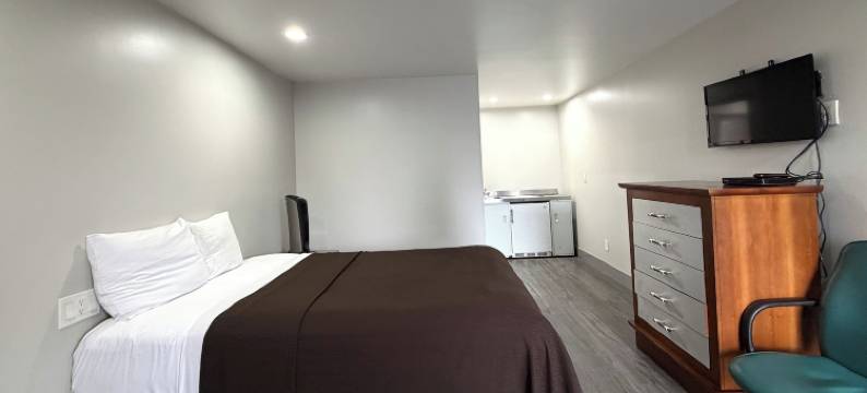 靠近101号高速公路的福图纳六河汽车旅馆(6 Rivers Motel Fortuna Near Hwy 101)图片