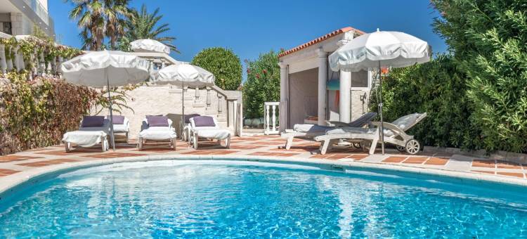 Villa in Les Issambres near the Sea图片