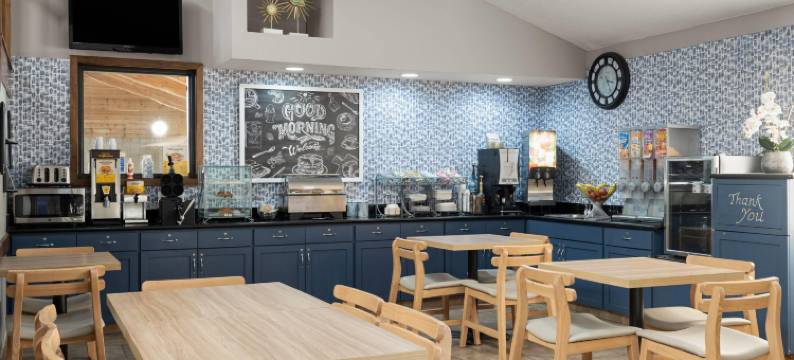 马斯卡廷美吟温德姆酒店(AmericInn by Wyndham Muscatine)图片