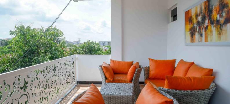 红多兹Plus酒店-近巴东库达乌迪普(RedDoorz Plus Near Patung Kuda Undip)图片