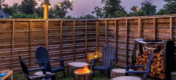 Speakeasy Game Room, Hot Tub, Fire Pit, King Bed Suite, TVs & Near Downtown图片