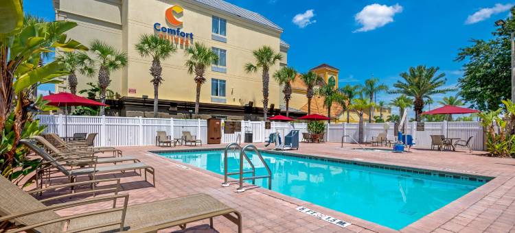 近奥兰多环球影城舒适套房酒店(Comfort Suites Near Universal Orlando Resort)图片