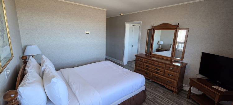 伍德斯托克旅馆及套房 - 餐厅和泳池188号出口(Woodstock Inn & Suites - Restaurant & Pool Exit 188)图片